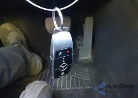 2018 Mercedes-Benz E 300 from USA, damaged, VIN WDDZF4JB9JA406955